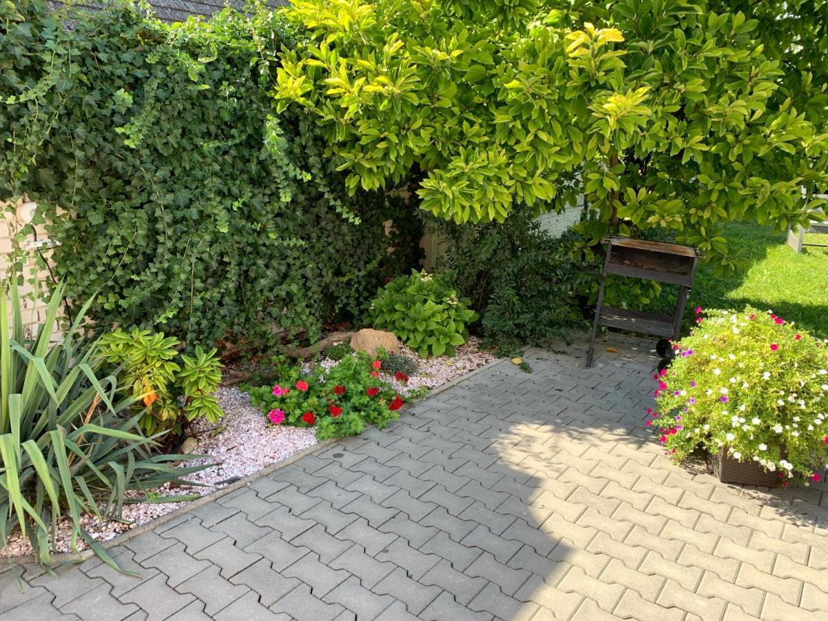 Alia House With Garden In Piestany Villa Luaran gambar